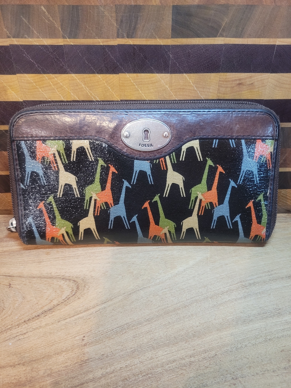 Fossil Women's Black Giraffe Print Zip Wallet